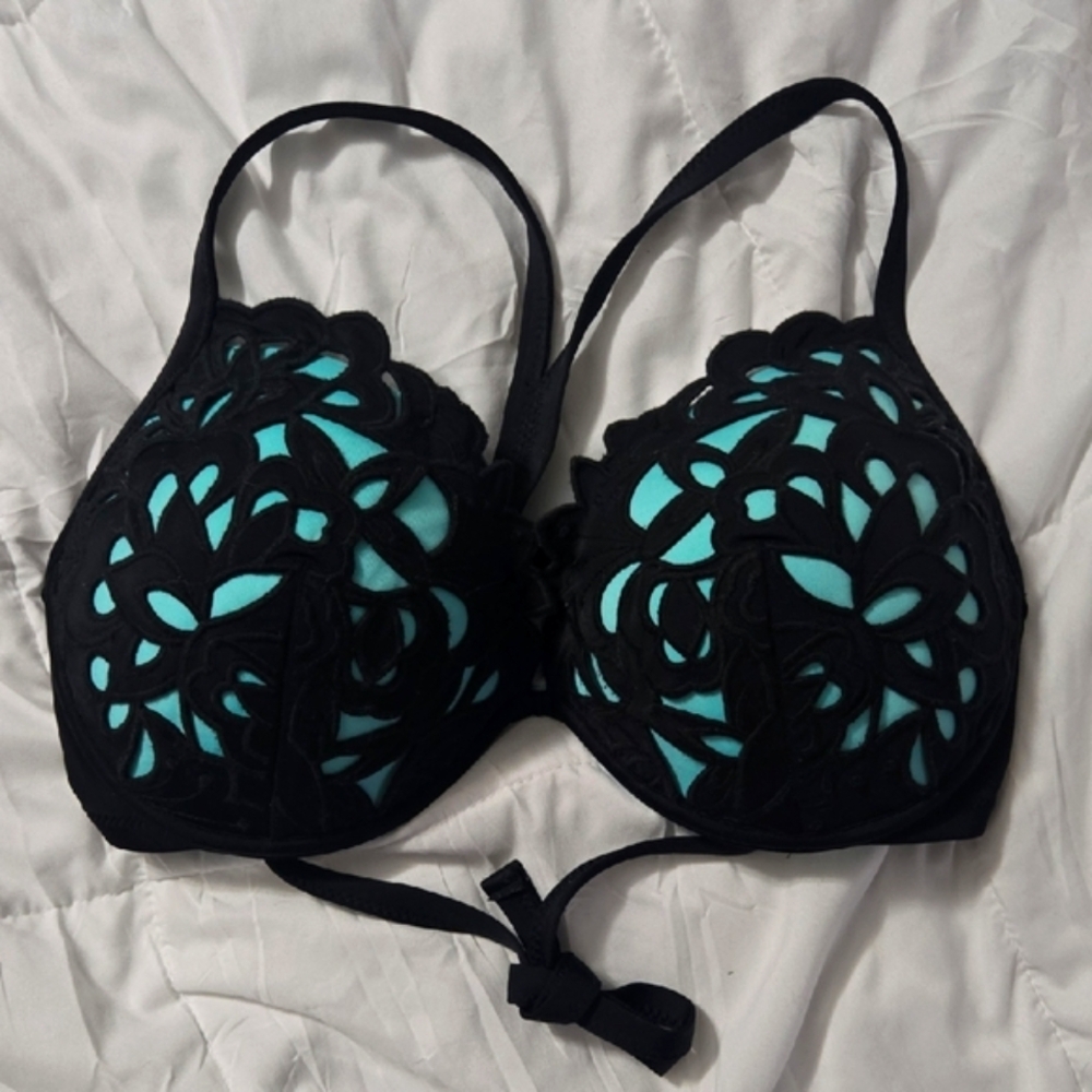 Shade & Shore Black and Teal Bikini Top with Cutout Design